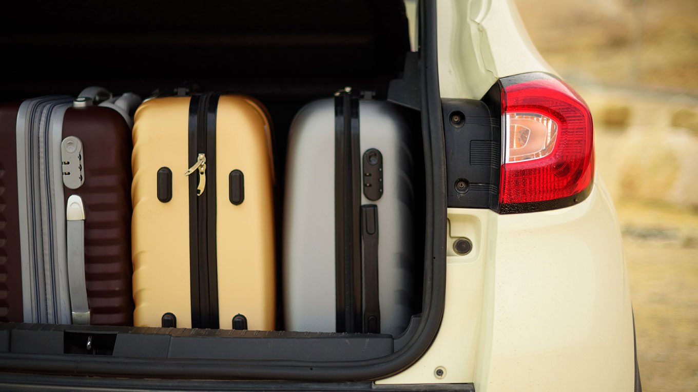 auto rentado con equipaje