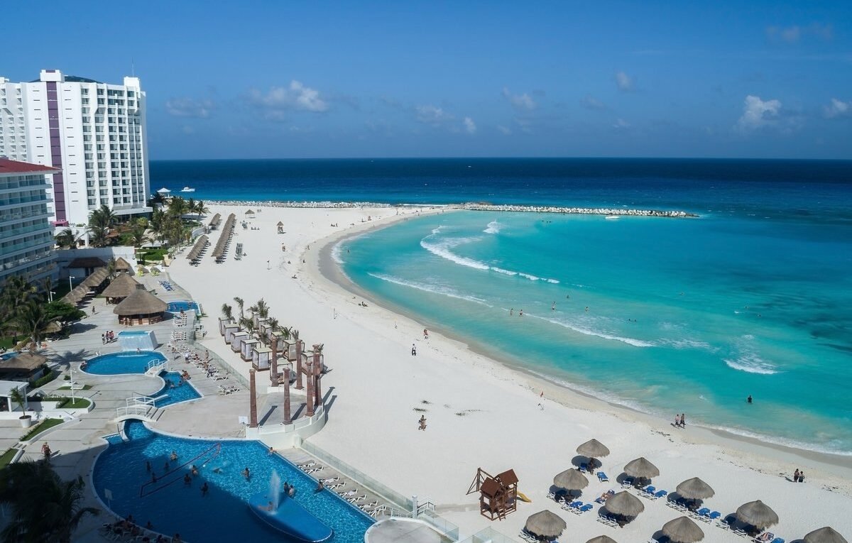 White-sand beach and turquoise water in the Cancun Hotel Zone