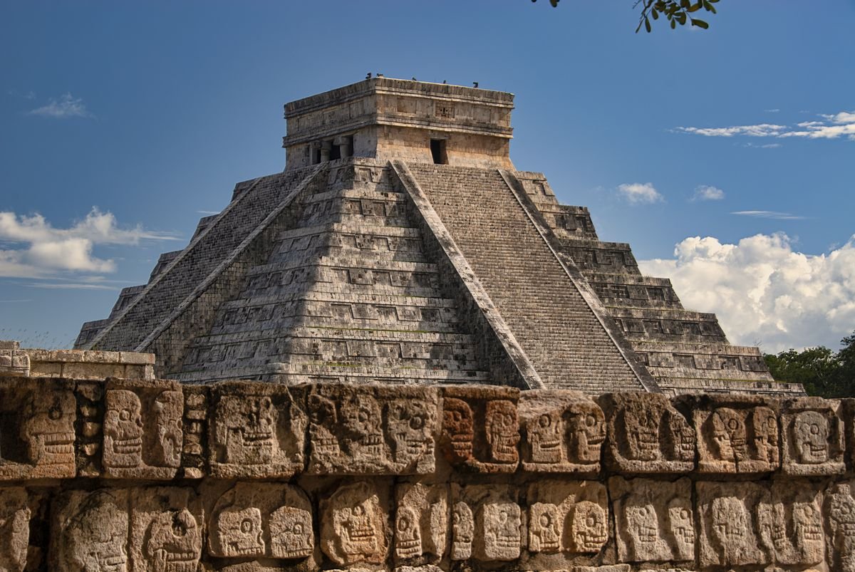 El Castillo pyramid at Chichen Itza, a day trip from Cancun